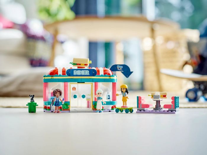 Конструктор LEGO Friends Хартлейк Сіті: ресторанчик в центрі міста