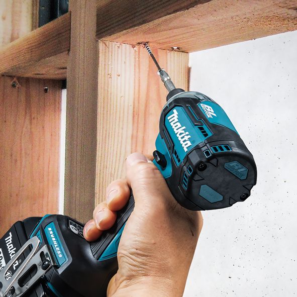 Гайковерт Makita DTD170RTJ, акумуляторний, 18В  LXT, 2*5.0 Ач, 175Нм, кейс