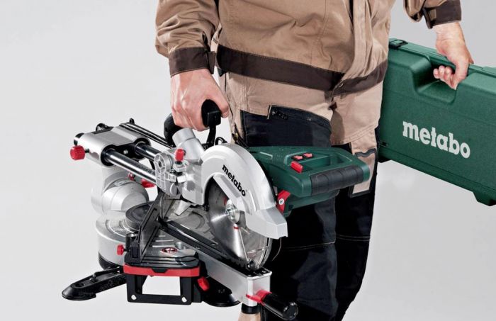 Пила торцовочна Metabo KGS 305 M