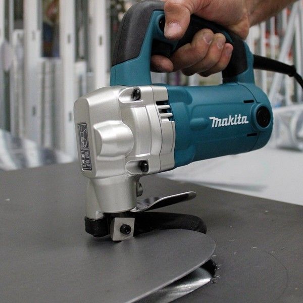 Ножиці листові Makita JS3201J, 710 Вт, 1600 об/хв, 3.4 кг