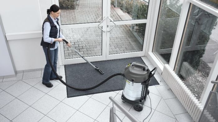 Пилосос професійний Karcher NT 70/2 Me Classic двомоторний, вологе / сухе прибирання