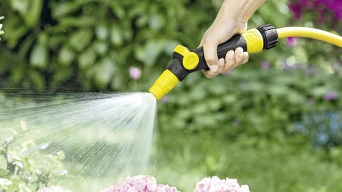 Зрошувач ручний Karcher, регулювання напору води, регулювання форми струменя води