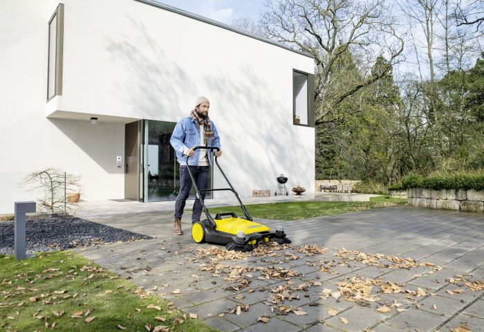 Підмітальна машина Karcher S 6 Twin