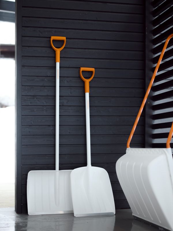 Fiskars Лопата для снігу SnowXpert 152см, 1600г