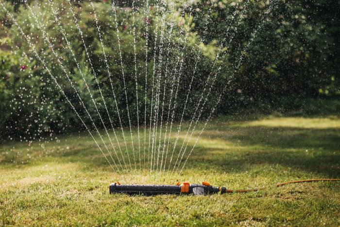 Fiskars Розприскувач осцилюючий з механізмом вкл/вимк Watering