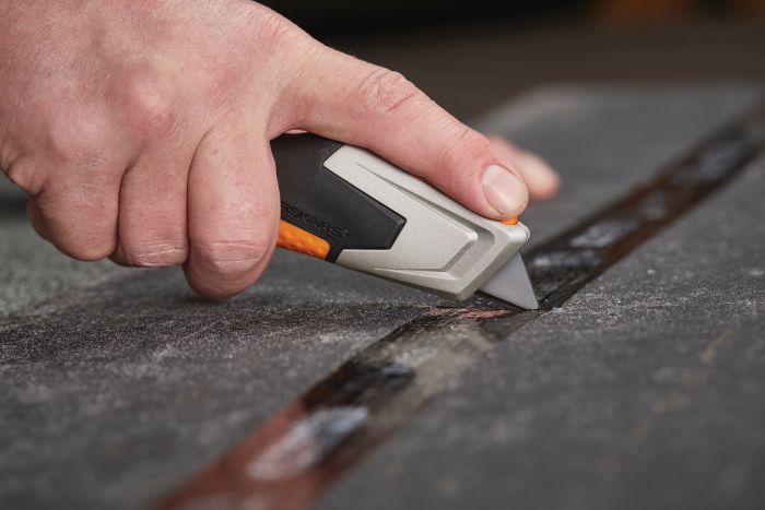 Fiskars Ніж будівельний CarbonMax, трапецівидне висувне лезо, 259мм, 200г