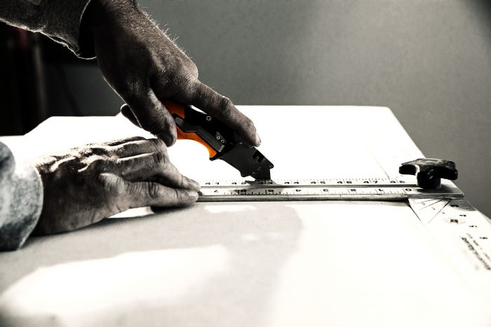 Fiskars Ніж будівельний CarbonMax, трапецієвидне висувне лезо, 185 мм, 200г