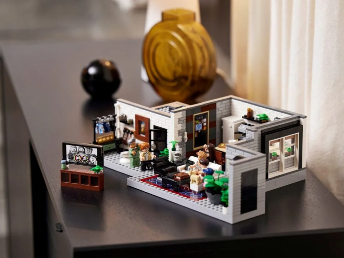 Конструктор LEGO Creator Queer Eye - The Fab 5 Loft 10291