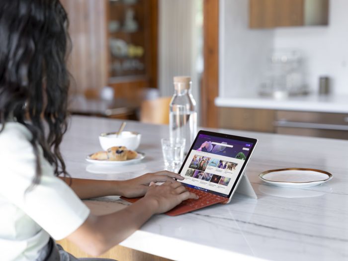 Планшет Microsoft Surface GO 3 10.5”/Intel i3-10100Y/8/128F/int/W10P/Platinum