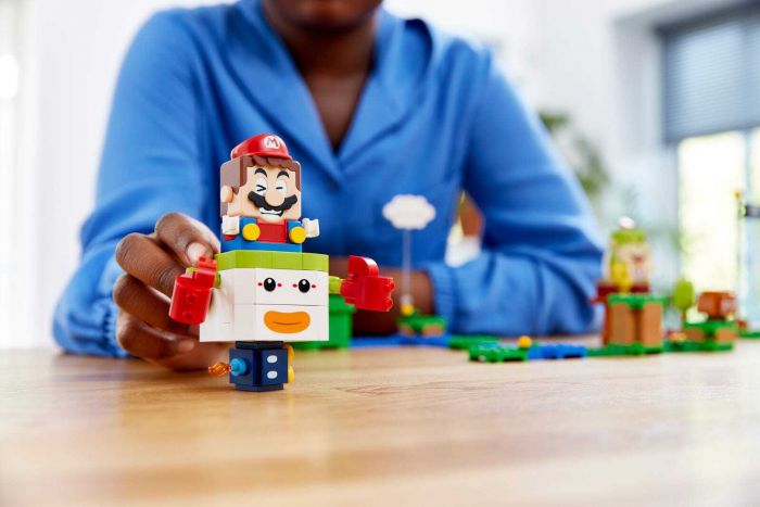 Конструктор LEGO Super Mario Додатковий набір «Автомобіль-клоун» Боузера-молодшого 71396