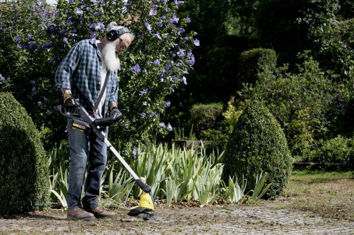 Тример садовий Karcher WRE 18-55 для видалення бур'янів, акум., 18В, 2.85кг, Solo (без АКБ та ЗП)