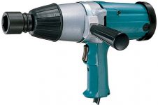 Гайковерт Makita 6906, ударний, 620 Вт, квадрат 3/4, 588 Нм, 5.6 кг Гайковерт Makita 6906, ударний, 620 Вт, квадрат 3/4, 588 Нм, 5.6 кг
