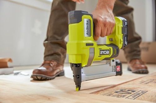 Ryobi Цвяхозабивач RYOBI ONE+ R18GN18-0, 18В (без АКБ та ЗП)