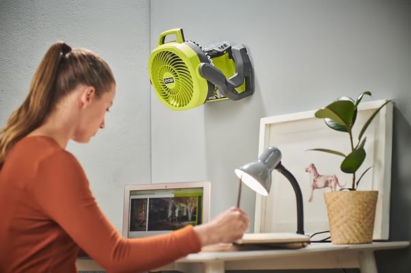 Вентилятор акумуляторний Ryobi ONE+ RF18-0 WHISPER™, 18В, (без АКБ та ЗП)