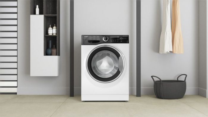 Пральна машина Whirlpool фронтальна, 6кг, 1200, A+++, 43см, дисплей, інвертор, люк чорний, білий