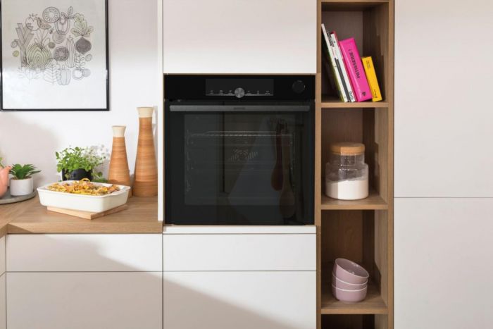 Духова шафа Gorenje BPSA6747A08BGWI електрична, 77л, A+, пара, дисплей, Wi-Fi керування, піроліз, готув. на різн рівнях, чорний