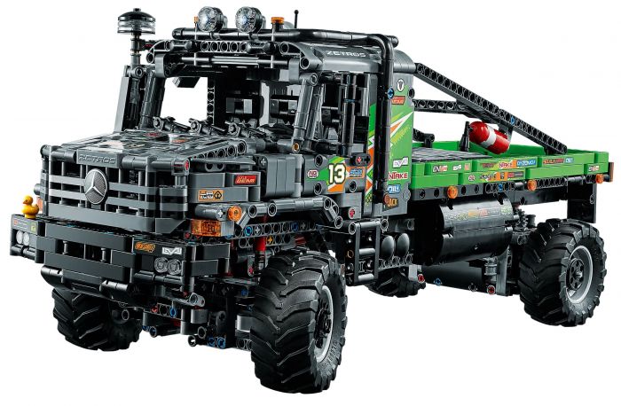 Конструктор LEGO Technic Повнопривідна вантажівка для випробувань Mercedes-Benz Zetros