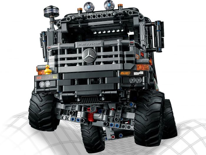 Конструктор LEGO Technic Повнопривідна вантажівка для випробувань Mercedes-Benz Zetros