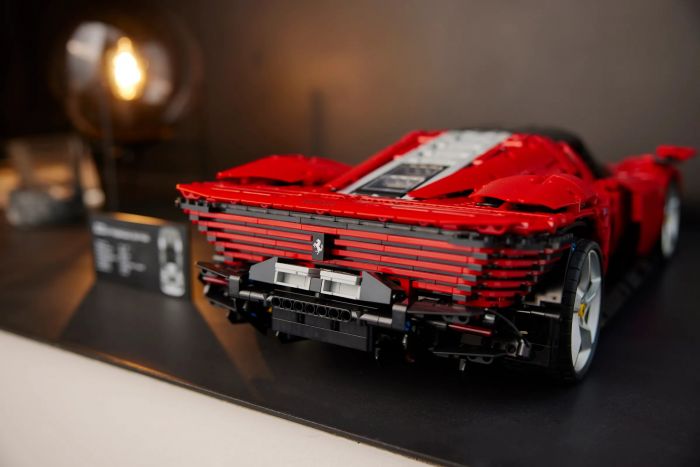 Конструктор LEGO Technic Ferrari Daytona SP3