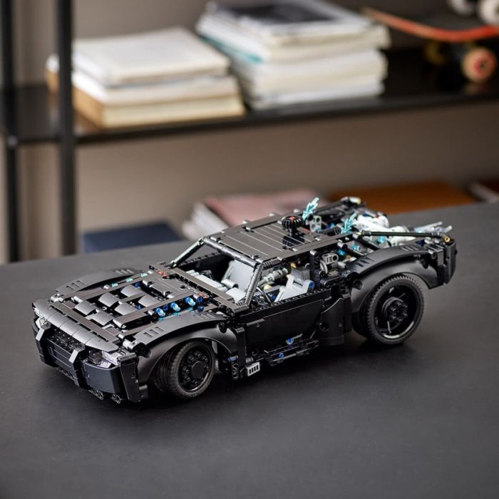 Конструктор LEGO Technic Бетмен: Бетмобіль