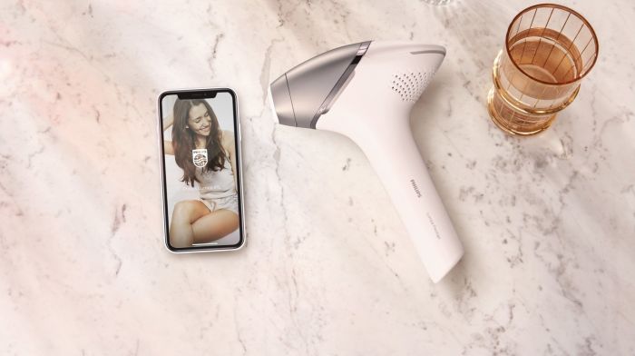 Фотоепілятор Philips Lumea IPL 9900 Series, акумуляторний , кіл-ть спалах.-450000, 2-4 см2, насадок-3, футляр, біло-золотий