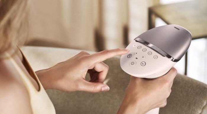 Фотоепілятор Philips Lumea IPL 9900 Series, акумуляторний , кіл-ть спалах.-450000, 2- 4 см2, насадок-4, футляр, рожевий