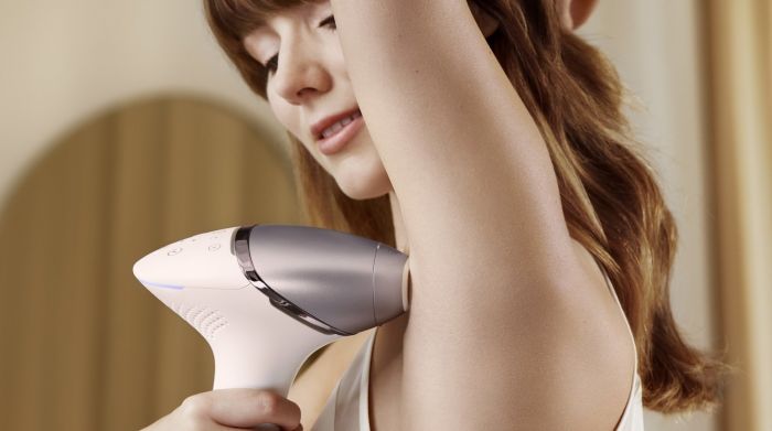 Фотоепілятор Philips Lumea IPL 9900 Series, акумуляторний , кіл-ть спалах.-450000, 2- 4 см2, насадок-4, футляр, рожевий