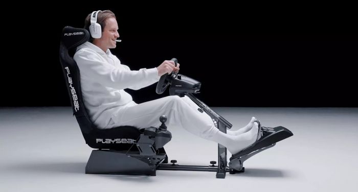 Кокпіт з кріпленням для керма та педалей Playseat® Evolution PRO - ActiFit