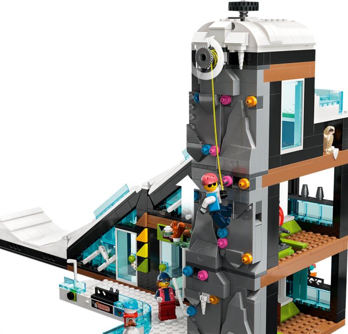 Конструктор LEGO City Гірськолижний і скелелазний цент