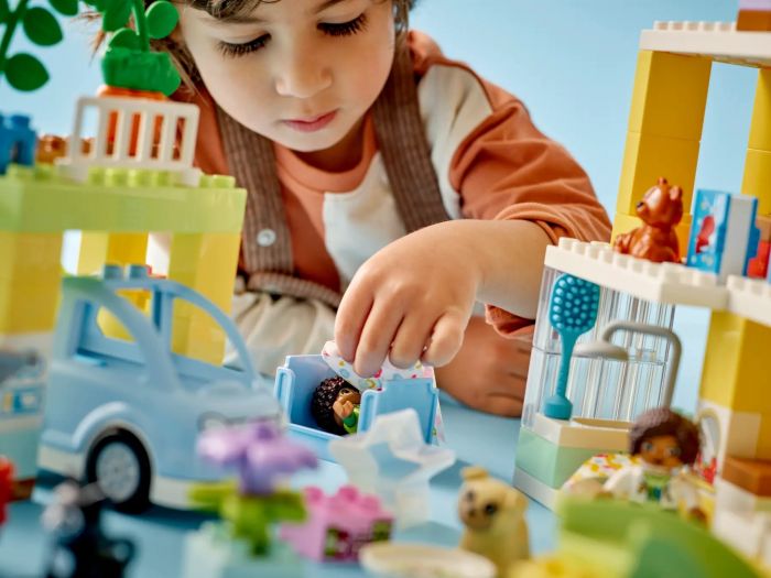 Конструктор LEGO DUPLO Town Сімейний будинок 3 в 1