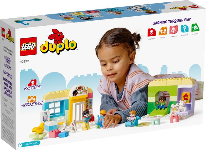 Конструктор LEGO DUPLO Town Життя в дитячому садку