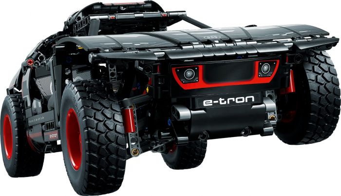 Конструктор LEGO Technic Audi RS Q e-tron