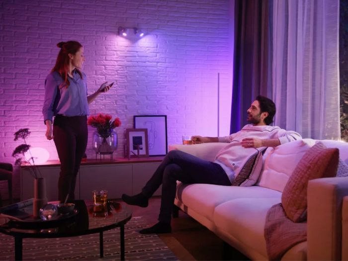 Лампа розумна Philips Hue GU10, 5.7W(50Вт), 2000K-6500K, RGB, ZigBee, Bluetooth, димування