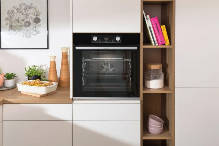 Духова шафа Gorenje електрична, 77л, A+, дисплей, IconLed, пара, макс.темпер.-300, чорний