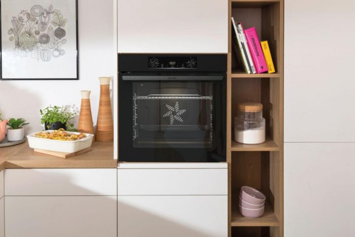 Духова шафа Gorenje електрична, 77л, A+, пара, дисплей, IconLed, піроліз, чорний