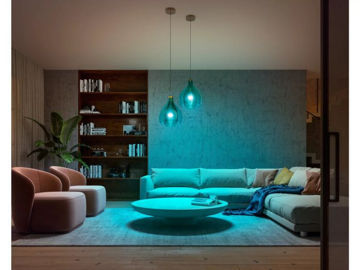 Лампа розумна Philips Hue E27, 11W(60Вт), 2000K-6500K, RGB, ZigBee, Bluetooth, димування