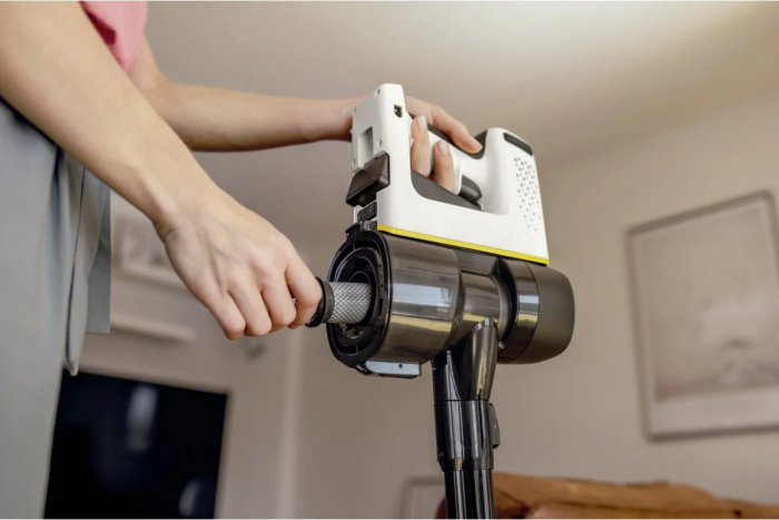 Пилосос Karcher безпровідний VC 4 Cordless myHome Pet, 80Вт, конт пил -0.65л, автон. робота до 30хв, вага-2.4кг, НЕРА,  +1 батарея