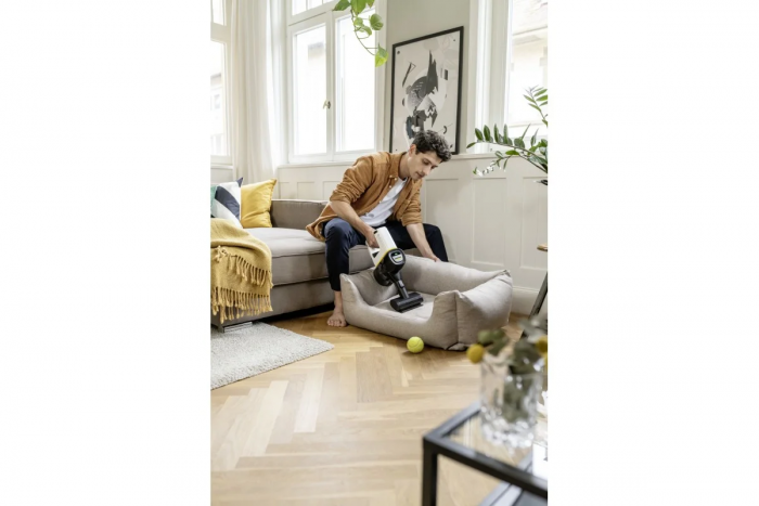 Пилосос Karcher безпровідний VC 4 Cordless myHome Pet, 80Вт, конт пил -0.65л, автон. робота до 30хв, вага-2.4кг, НЕРА,  +1 батарея