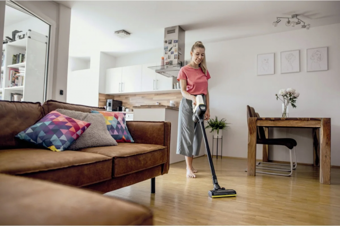 Пилосос Karcher безпровідний VC 4 Cordless myHome Pet, 80Вт, конт пил -0.65л, автон. робота до 30хв, вага-2.4кг, НЕРА,  +1 батарея