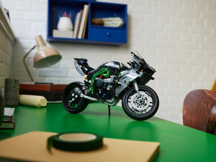 Конструктор LEGO Technic Мотоцикл Kawasaki Ninja H2R