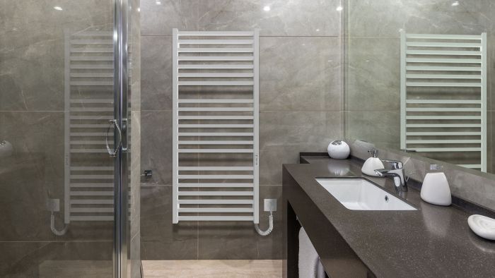 Рушникосушка Hygge Family електрична London, 1170х530х80мм, таймер-регулятор, сталь, білий матовий