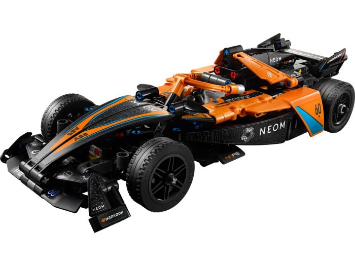 Конструктор LEGO Technic Автомобіль для перегонів NEOM McLaren Formula E