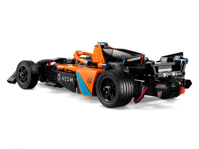 Конструктор LEGO Technic Автомобіль для перегонів NEOM McLaren Formula E