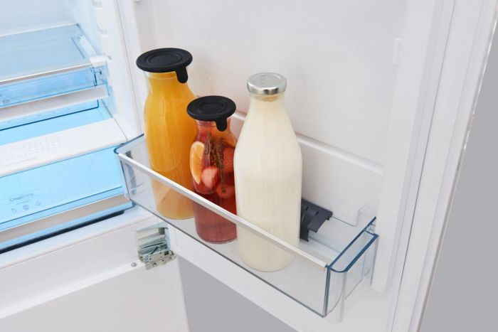 Холодильна камера Gorenje вбудована, 177x55,5х54,5, 301л, А++, інв., дисплей, білий