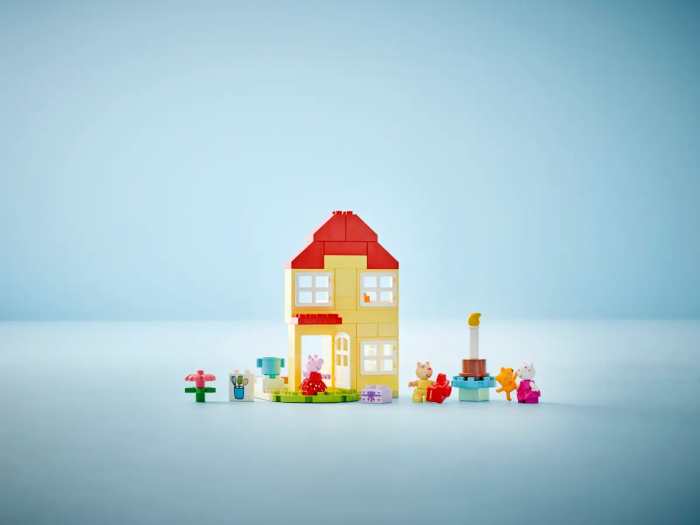Конструктор LEGO DUPLO Peppa Pig Святковий будинок Пеппи