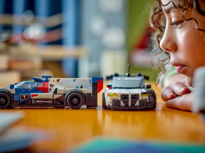 Конструктор LEGO Speed Champions Автомобілі для перегонів BMW M4 GT3 і BMW M Hybrid V8