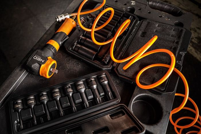 Шланг пневматичний Neo Tools спіральний, 5x8мм, 8бар, поліетилен, 15м