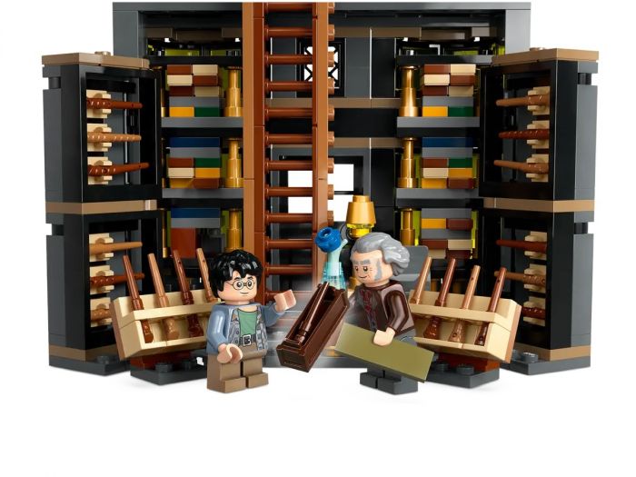 Конструктор LEGO Harry Potter Крамниці Олівандера й мантій від Мадам Малкін