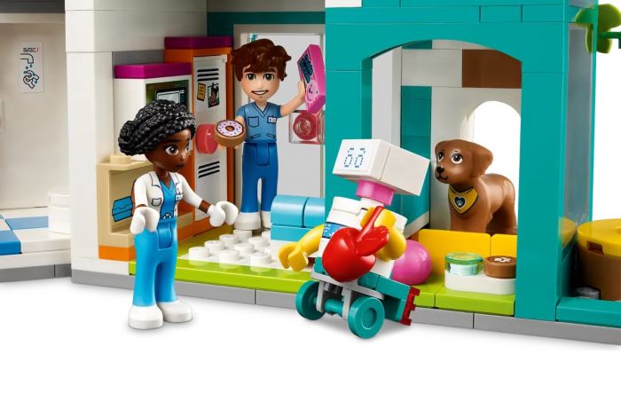 Конструктор LEGO Friends Лікарня в Хартлейк-Сіті