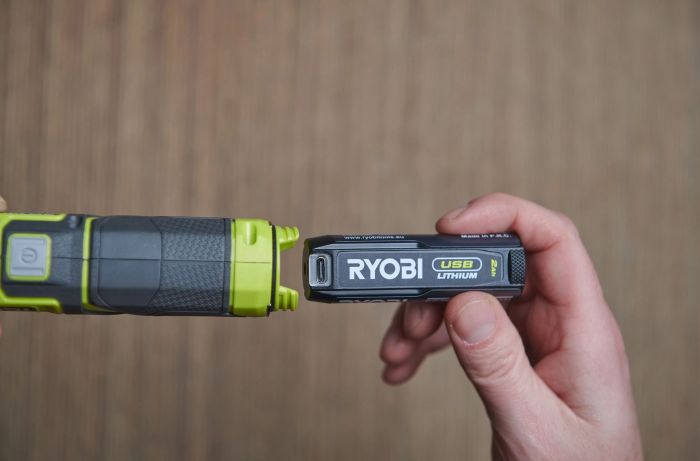 Ліхтар інспекційний акумуляторний Ryobi USB Lithium RLI4-120G, 4В, 2А·год, 650лм, 3 функції освітлення, магніт, затискач